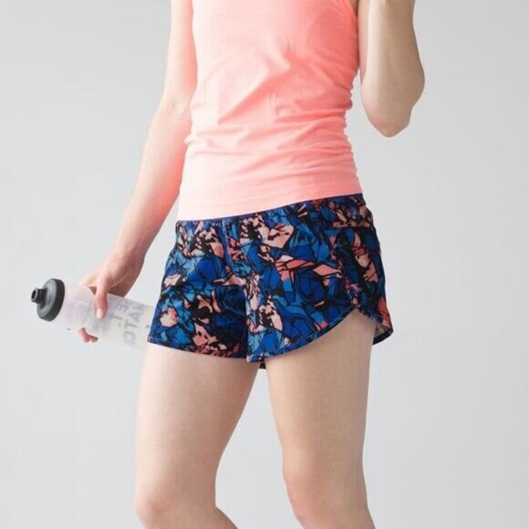 LULULEMON Tracker Short IV Size 6 Paint Storm Harbor Blue Multi - Picture 2 of 8